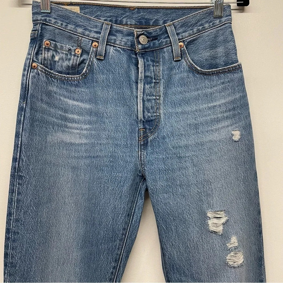 Levi's® Premium 501® ORIGINAL FIT WOMEN'S JEANS Athens Crown - Medium Wash - Picture 3 of 13